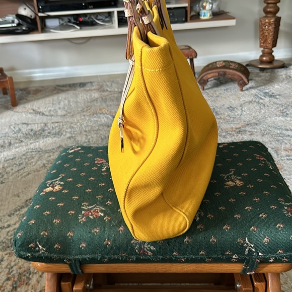 Michael Kors yellow canvas 16 x 14 tote trimmed with leather handles clean bag - Picture 4 of 8